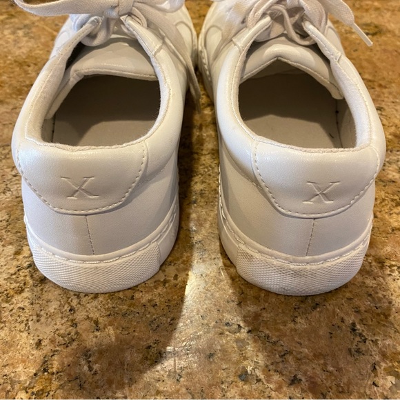Express Shoes Mens Comfort Sneakers White Faux Leather Lace Up Low Top Size 9.5 - Picture 2 of 12